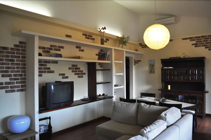 Room 4 of 19