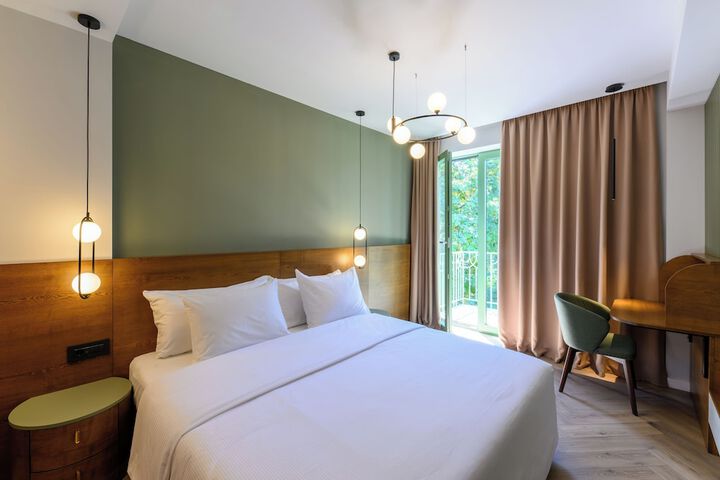 Room 10 of 20