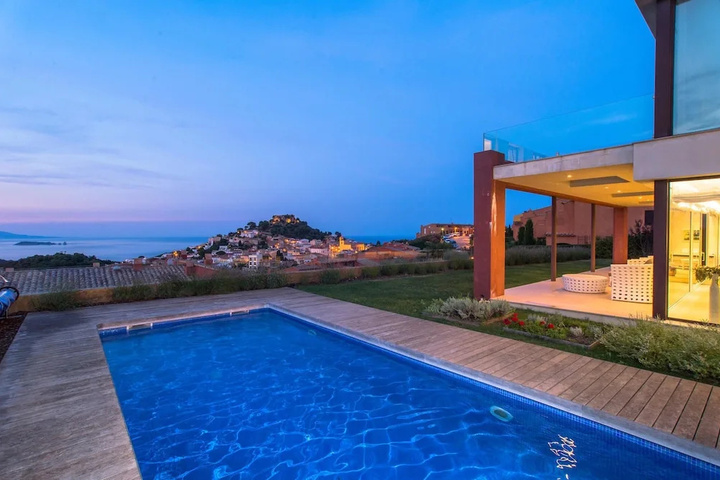 Pool 13 of 23