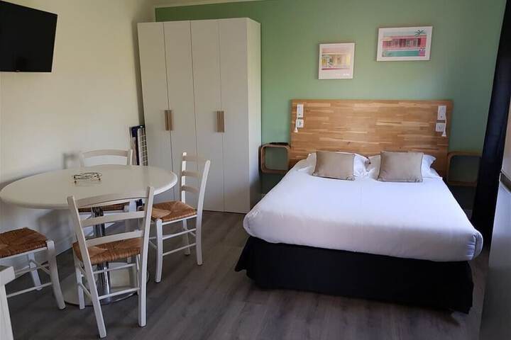Room 10 of 52