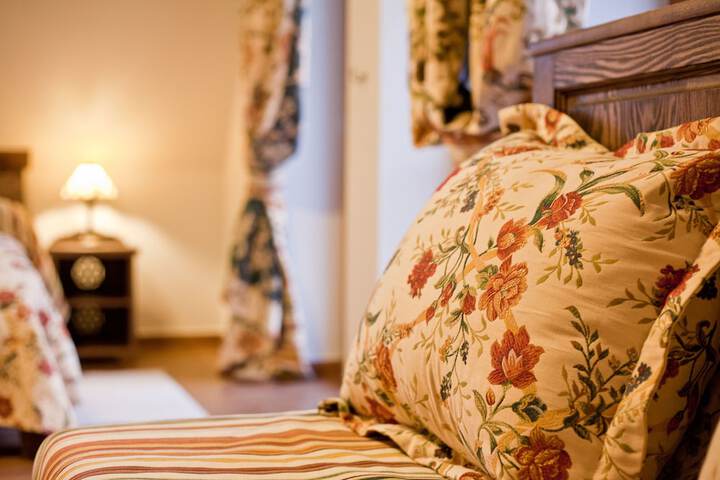 Room 14 of 83