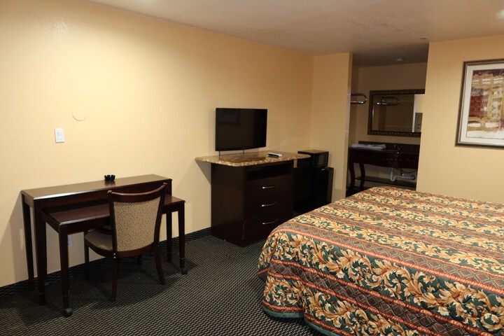 Room 8 of 13