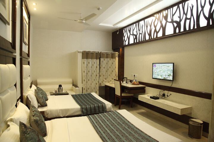 Room 4 of 51