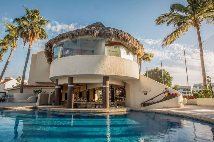 Hotel with Pool
