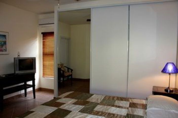Room 32 of 181