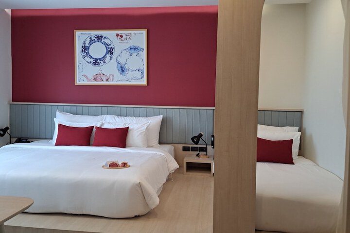 Room 85 of 190