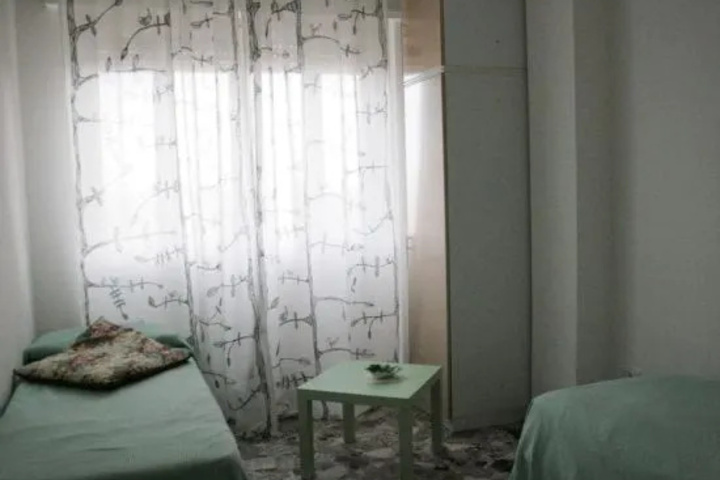 Room 7 of 9