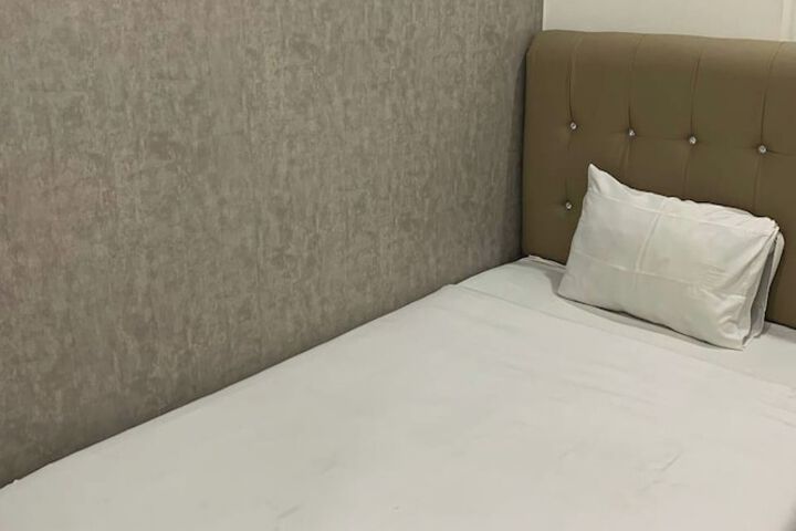 Room 22 of 35