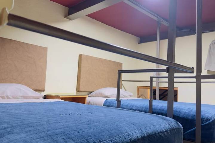 Room 17 of 33