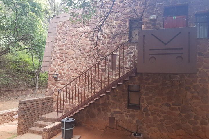 Room 65 of 267