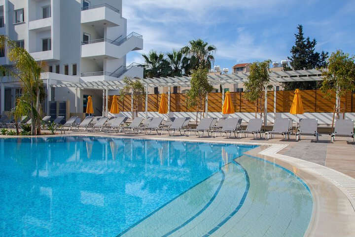 Pool Hotel