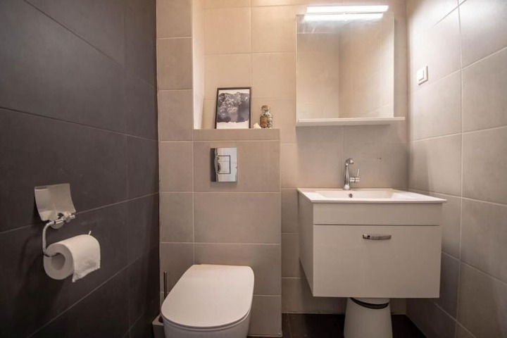 Room 125 of 194