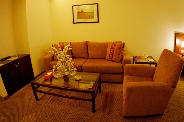 Room 42 of 101