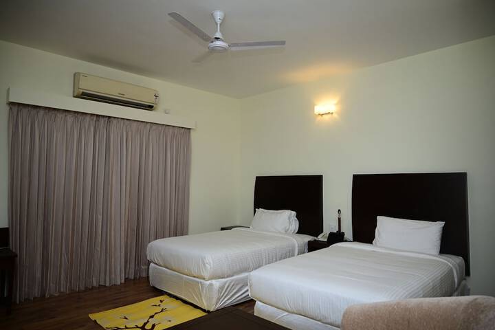 Room 6 of 31