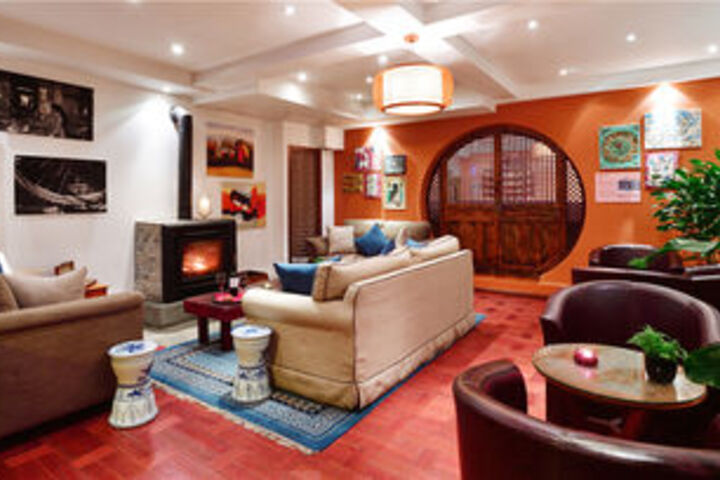 Lounge 7 of 55