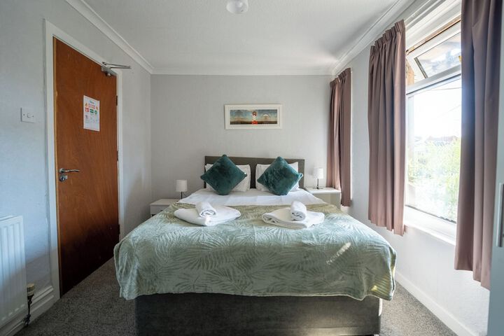 Room 9 of 31
