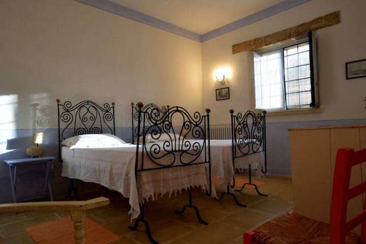 Room 14 of 16