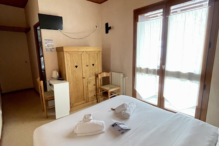 Room 7 of 25