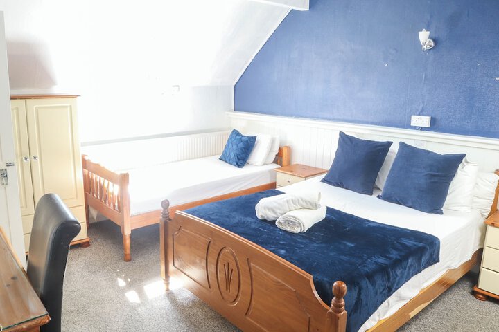 Room 54 of 100