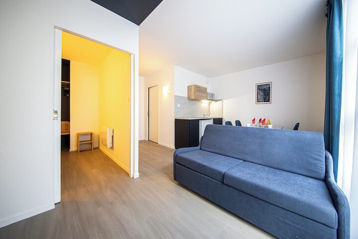 Room 2 of 42