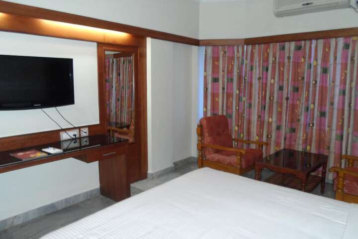 Room 27 of 66