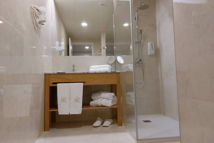 Room 27 of 53
