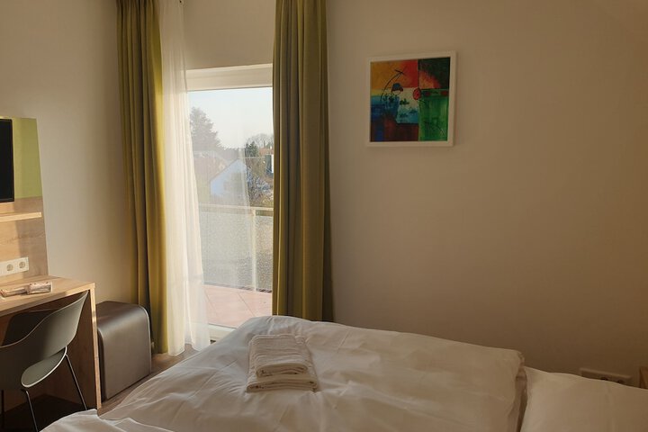 Room 9 of 85