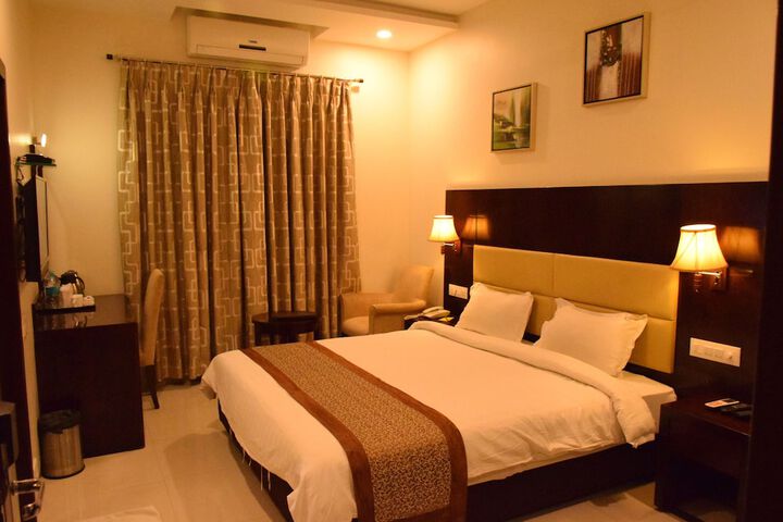 Room 8 of 54