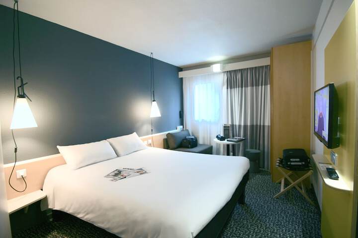 Room 7 of 83