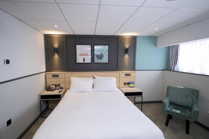 Room 50 of 124