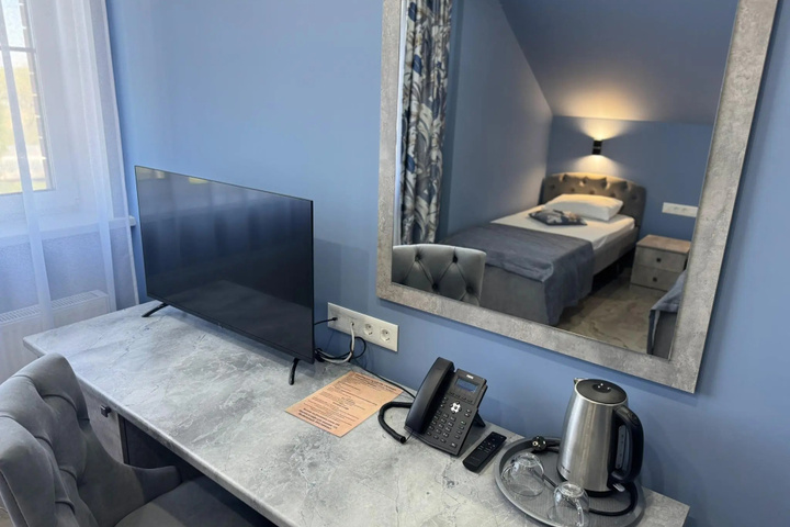 Room 3 of 10