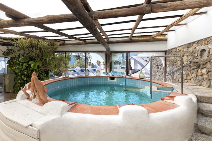 Pool 203 of 246