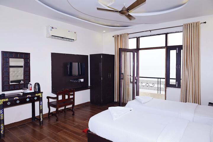 Room 30 of 62