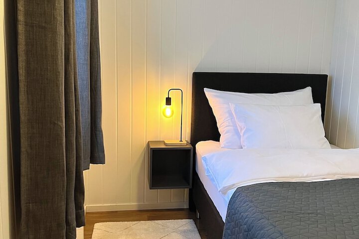 Room 6 of 24