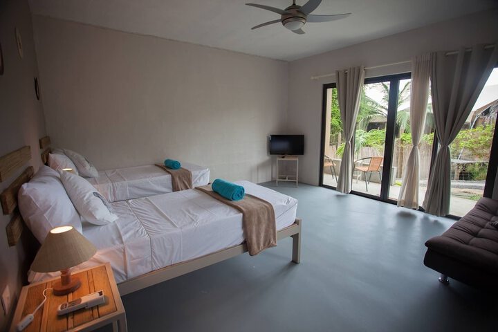 Room 8 of 90