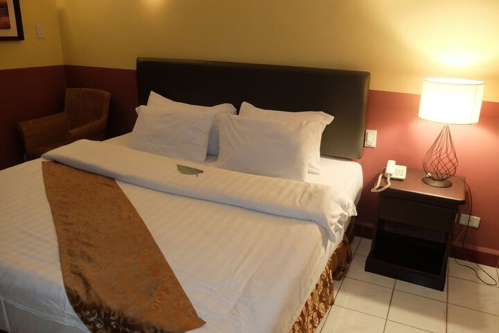 Room 8 of 114