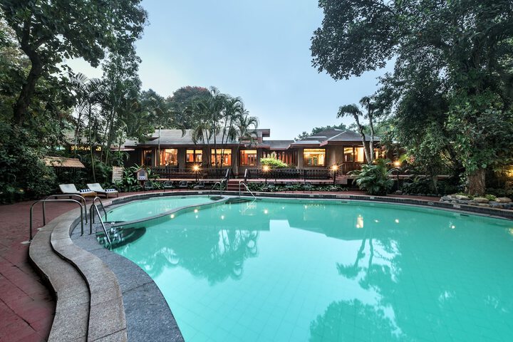 Hotel Pool