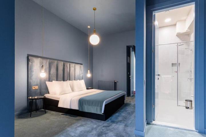 Room 44 of 116