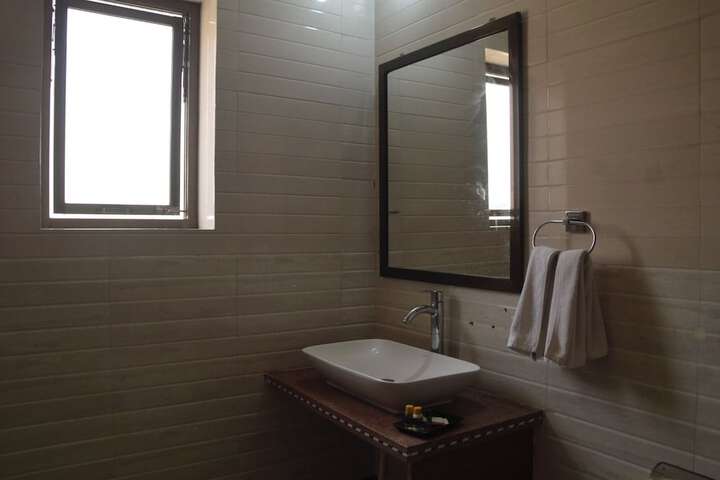 Room 13 of 23