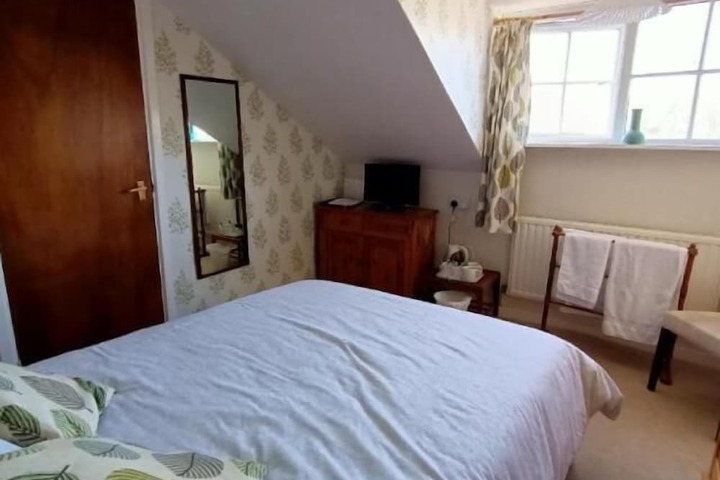 Room 11 of 43