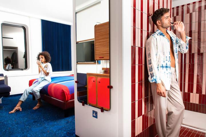 Room 68 of 114