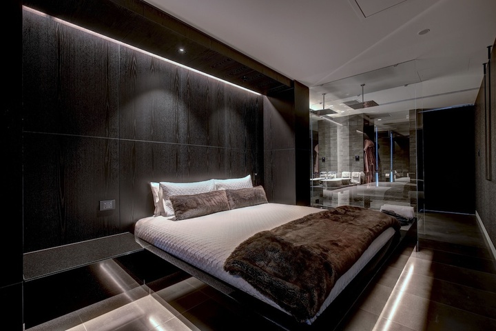 Room 4 of 24