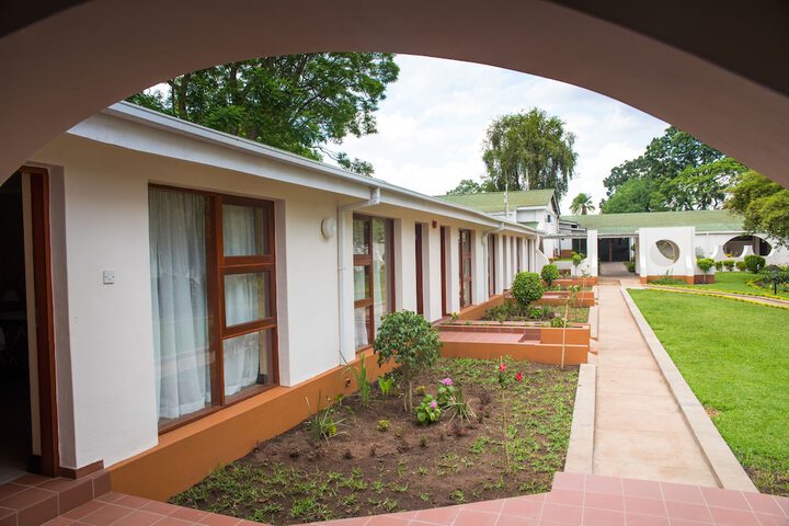 Hotel Exterior 52 of 55