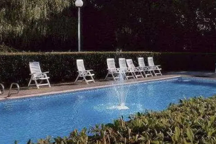 Pool 6 of 10