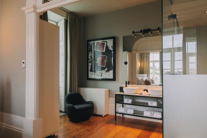 Room 72 of 147