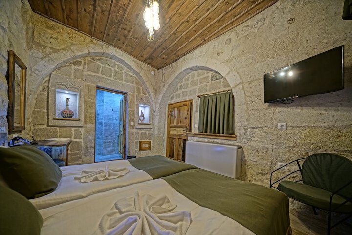 Room 44 of 90