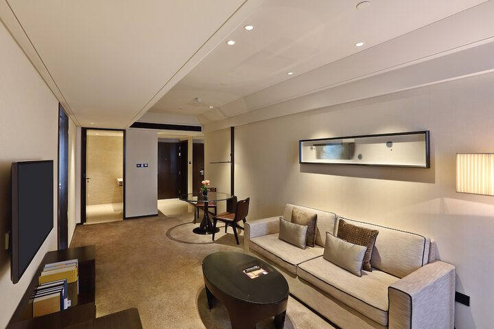 Room 10 of 43