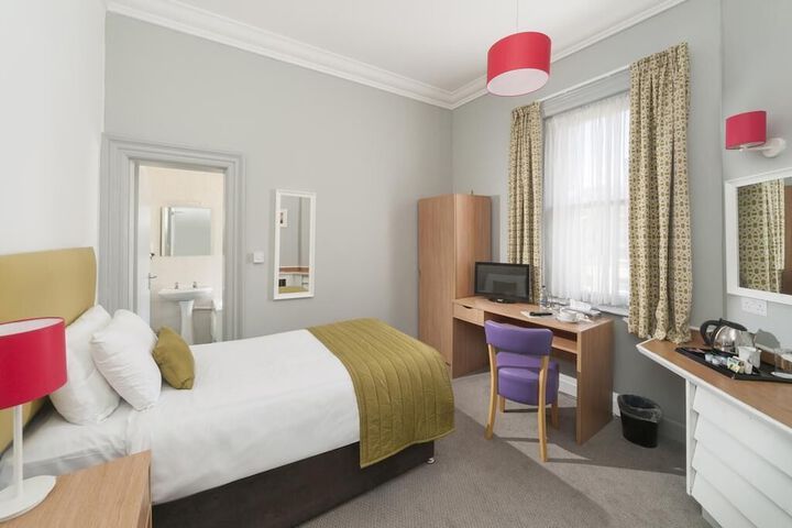 Room 4 of 58