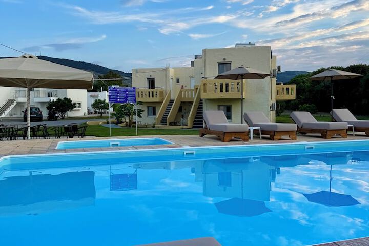Pool Hotel