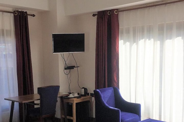 Room 18 of 25